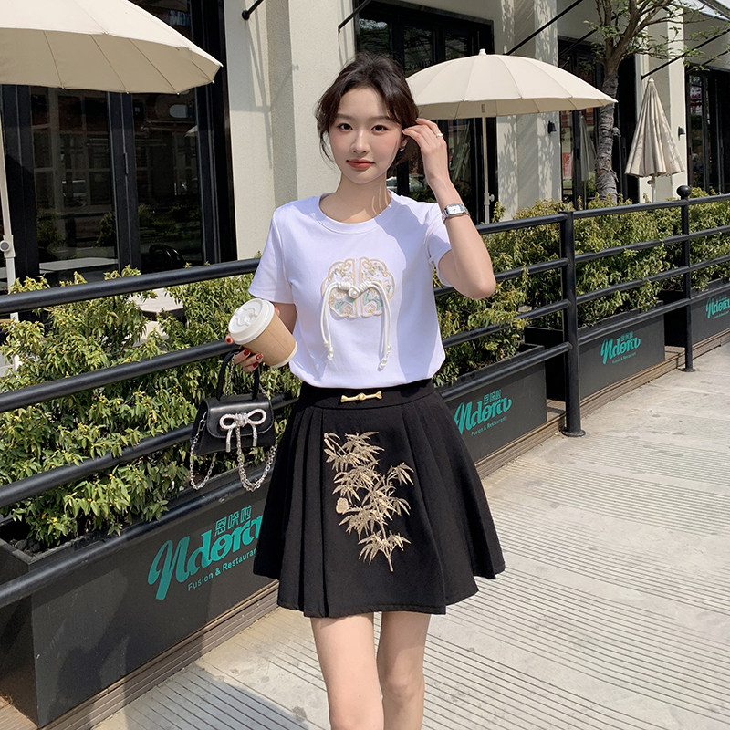 【现货】2025春夏新款风百搭T恤+高腰刺绣马面裙套装,女装套装/套裙,2D148