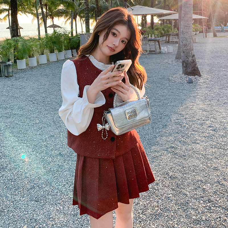 红色小香风衬衫马甲百褶半身裙套装女秋新款小个子ootd穿搭三件套,女装套装/套裙,2C353