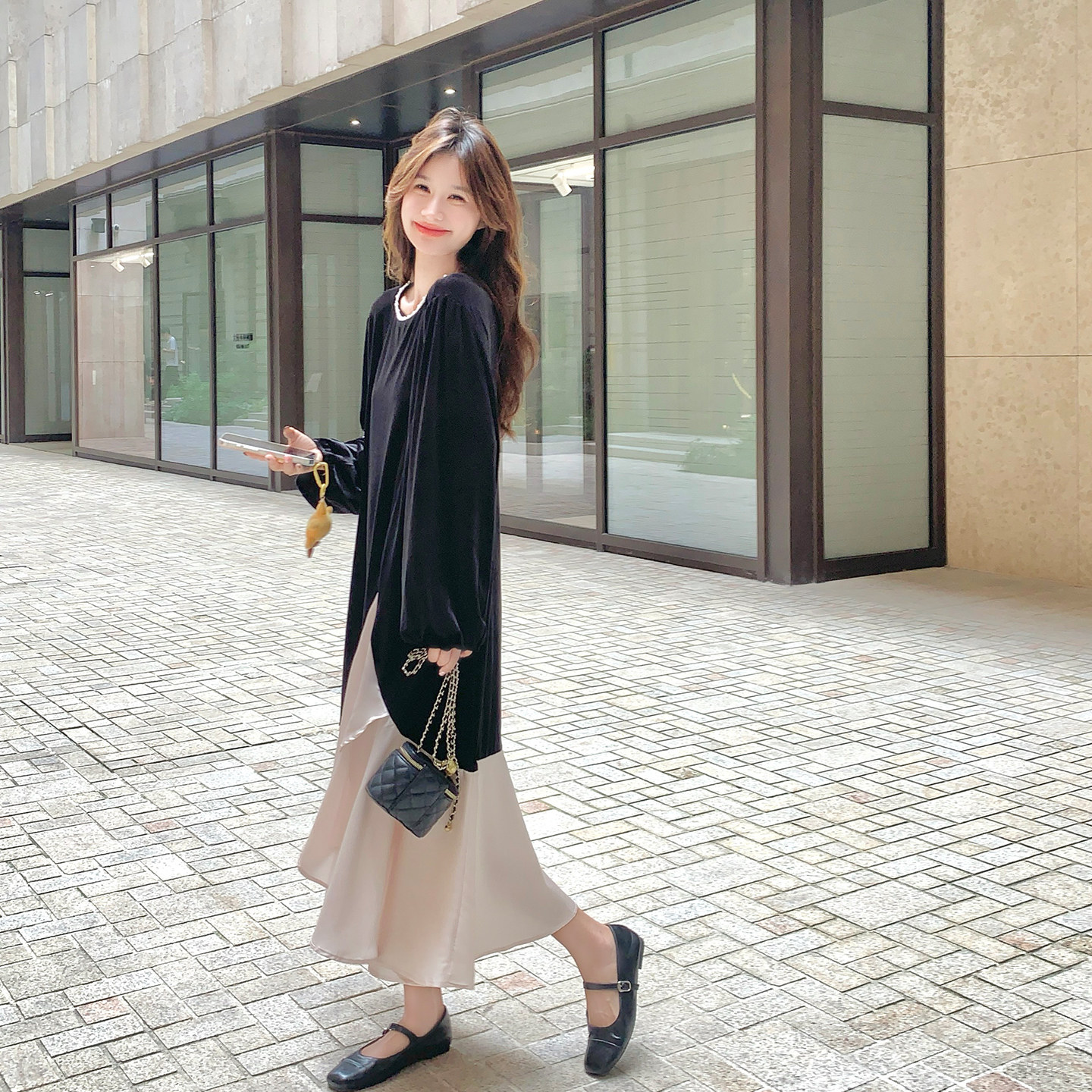 法式宽松显瘦丝绒缎面拼接不规则连衣裙女2025秋季新款轻熟风长裙,女装连衣裙,2D043