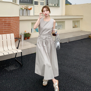 设计感无袖背心连衣裙女夏法式甜酷风收腰显瘦今年流行的漂亮裙子图片