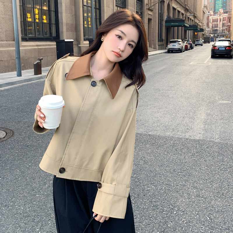 卡其色设计感撞色翻领短外套女2025秋新款宽松时髦小个子减龄上衣,女装短外套,2C098