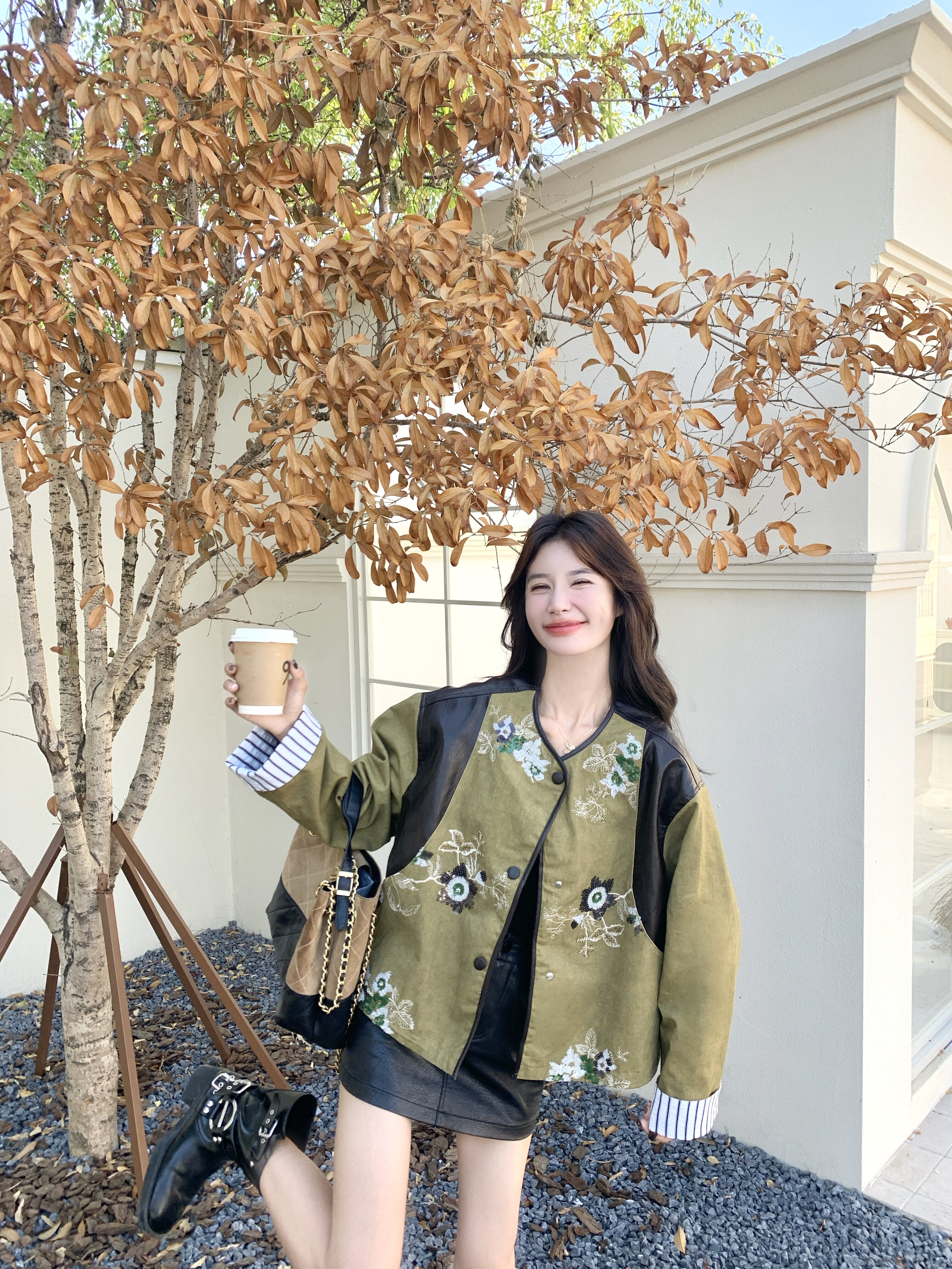 新中式国风拼皮外套女2025秋季新款慵懒风设计感重工刺绣圆领上衣图片
