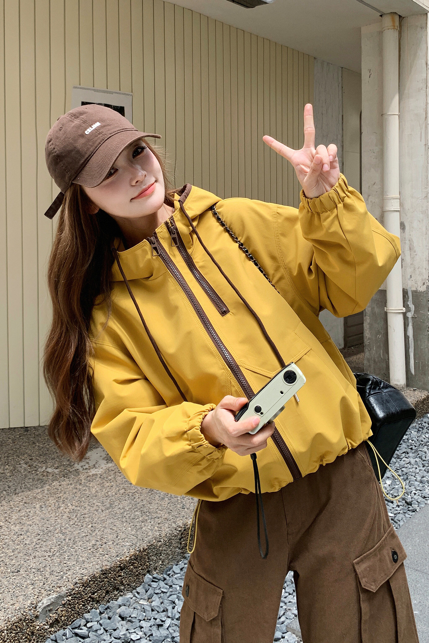 设计感连帽冲锋衣短外套女2025秋季宽松显瘦百搭休闲工装夹克上衣,女装短外套,2C306