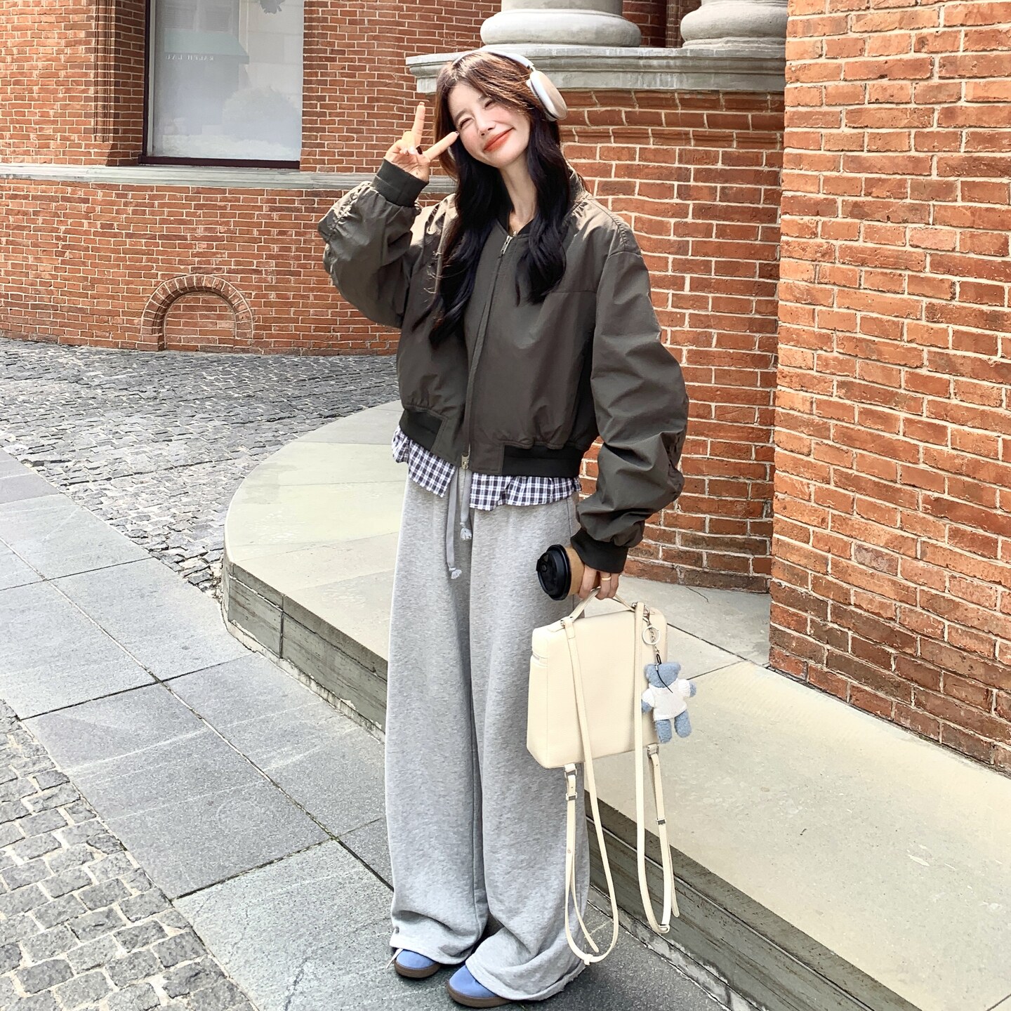 格纹拼接军绿色棒球服短外套女春秋2025新款小个子设计感小众上衣,女装短外套,2C166