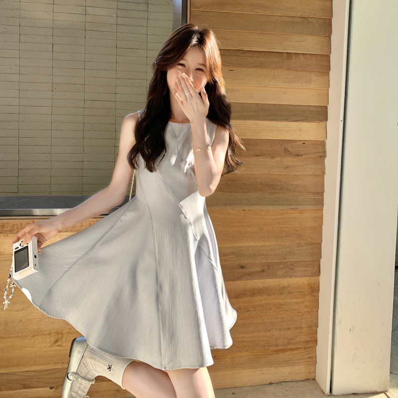 法式高级感蓝色无袖连衣裙女夏2025新款超火好看绝美背心收腰短裙,女装连衣裙,2C159