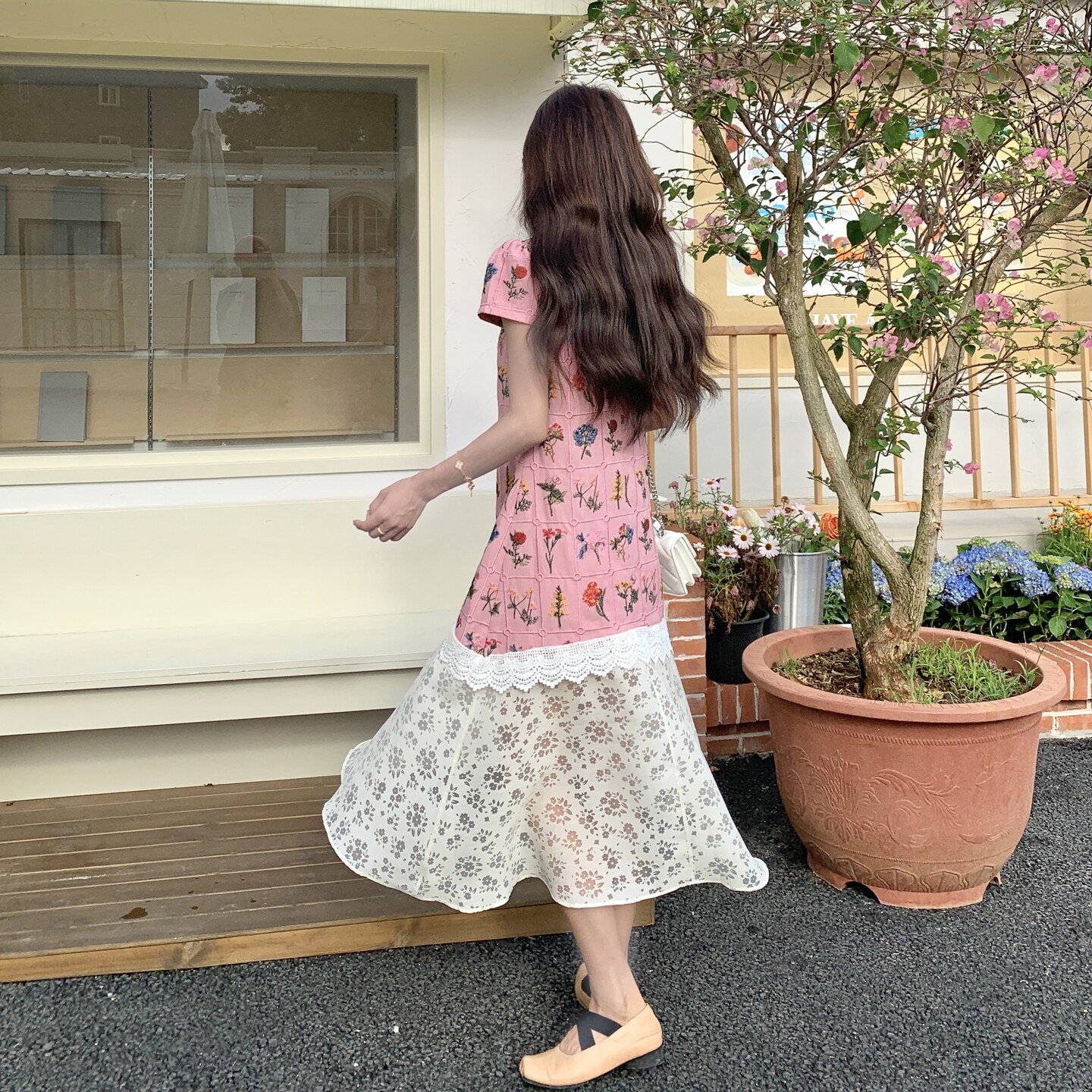 粉色新中式刺绣连衣裙女2025夏季新款高级感蕾丝拼接收腰显瘦长裙,女装连衣裙,2C098