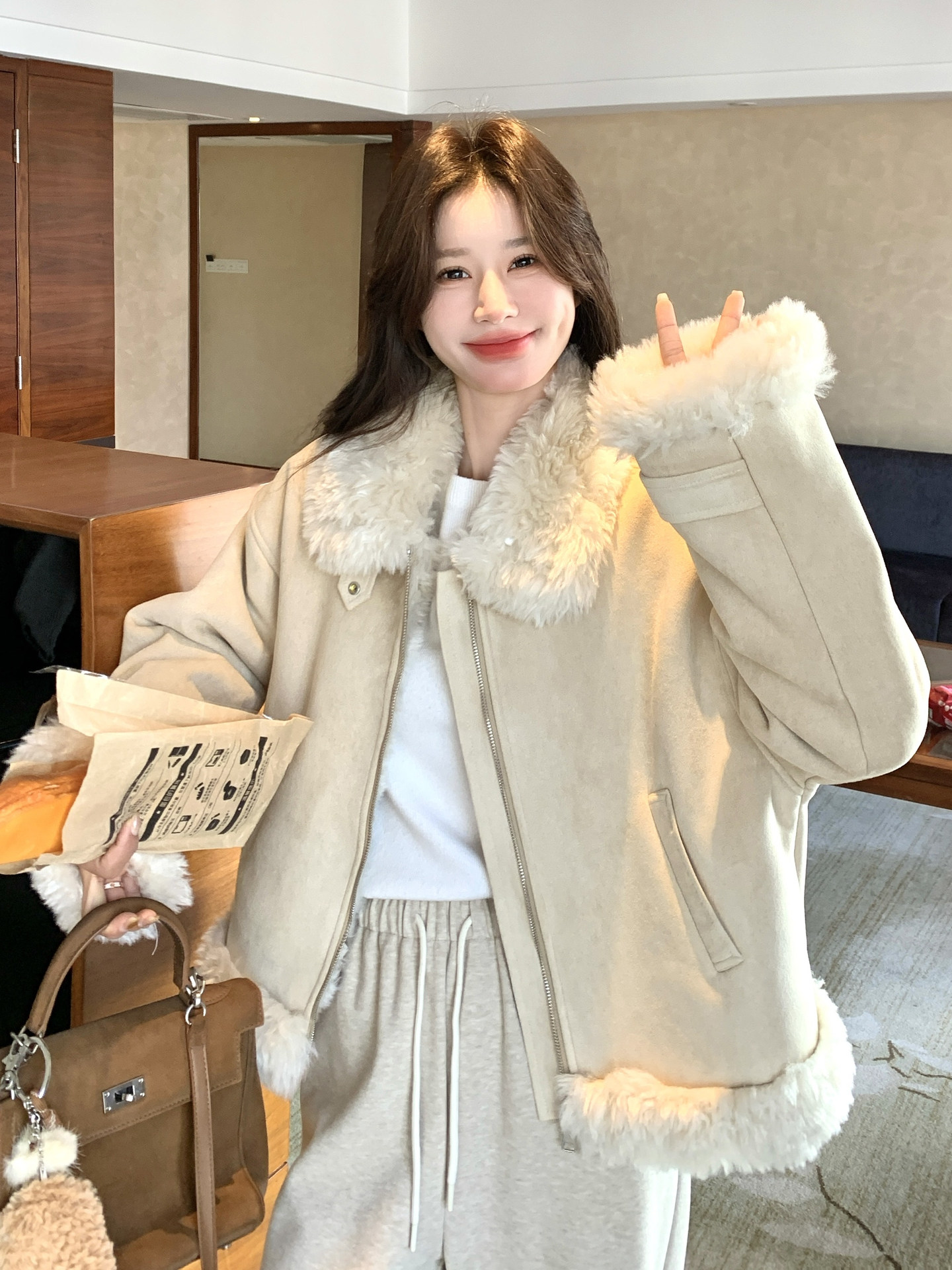 现货新款皮毛一体加厚外套2D035-25112P190K288,女装短外套,2D035