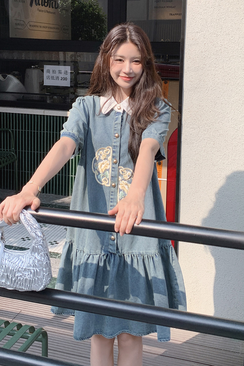 新中式轻国风刺绣牛仔连衣裙女夏2025年新款设计感宽松衬衫娃娃裙,女装连衣裙,先锋丽姿