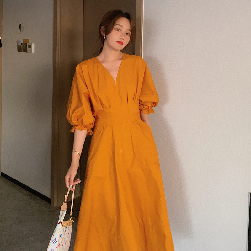 茶歇法式红色v领泡泡袖连衣裙女夏2025新款高级感气质收腰长裙子,女装连衣裙,2C321