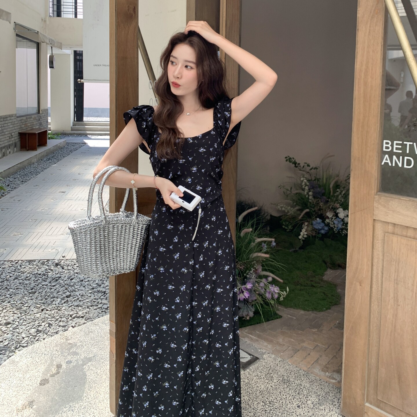 法式减龄碎花露背黑色连衣裙女夏季2025新款甜美显瘦日常舒适长裙,女装连衣裙,2C212