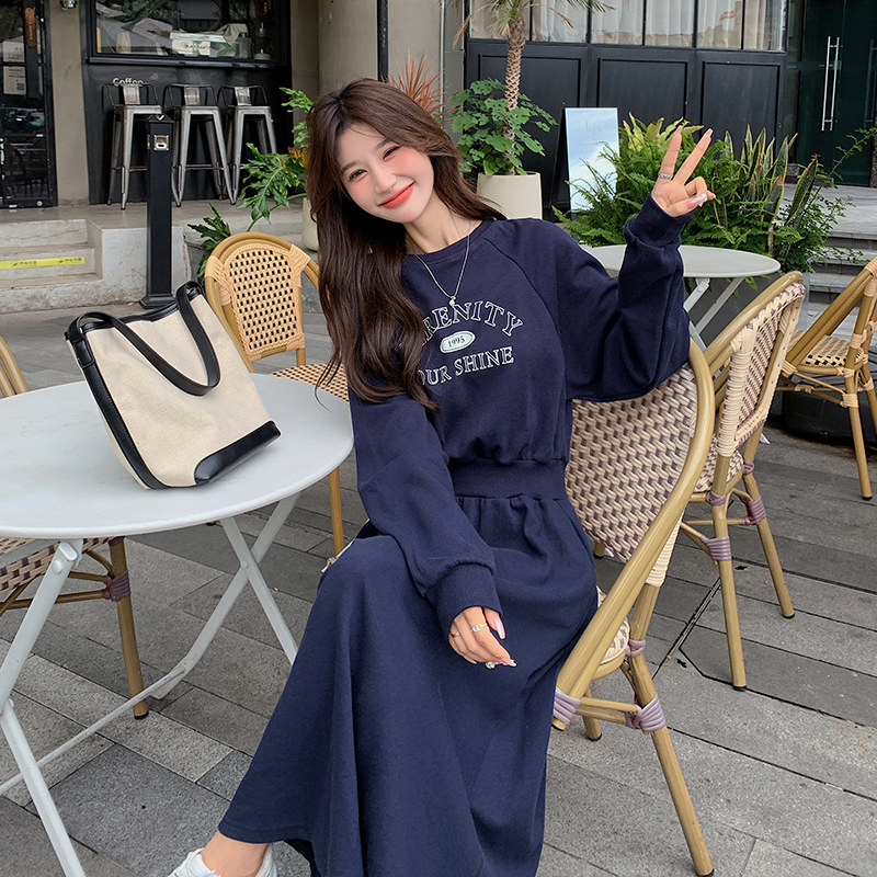 学院风藏青色长袖卫衣连衣裙女春秋2025新款高级感超好看显瘦长裙,女装连衣裙,2C009