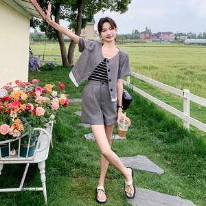 法式设计感小香风上衣套装女2025夏季新款显瘦上衣阔腿短裤两件套图片