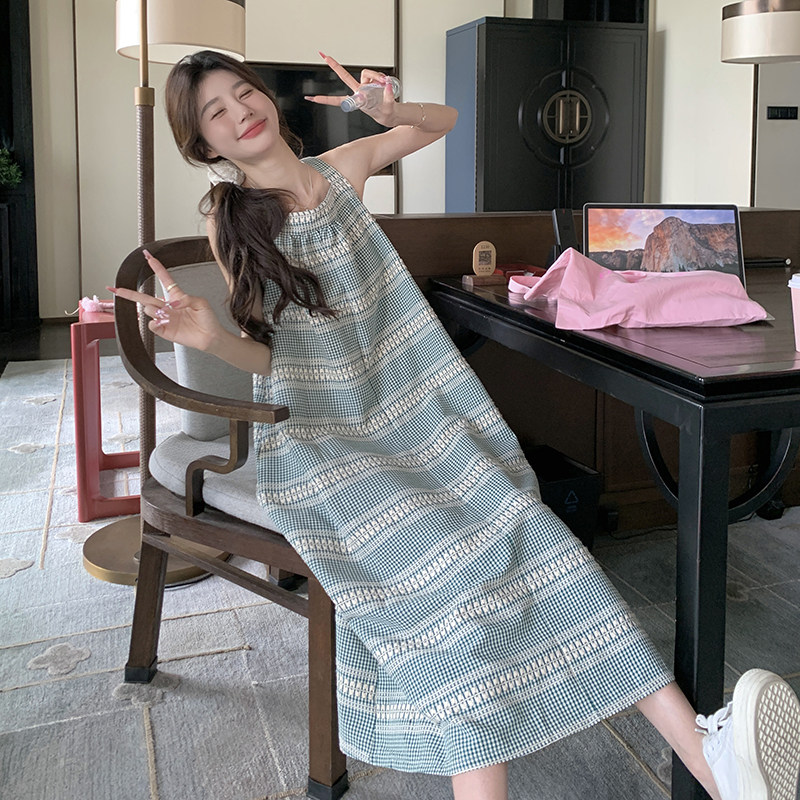 森系桔梗格子吊带连衣裙女2025夏季新款韩系宽松减龄小个子长裙潮图片