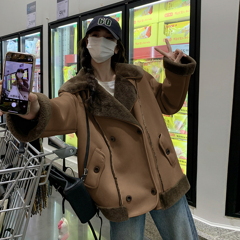 现货翻领羊羔毛皮毛一体加厚外套2525-195-288,女装派克服,2C159