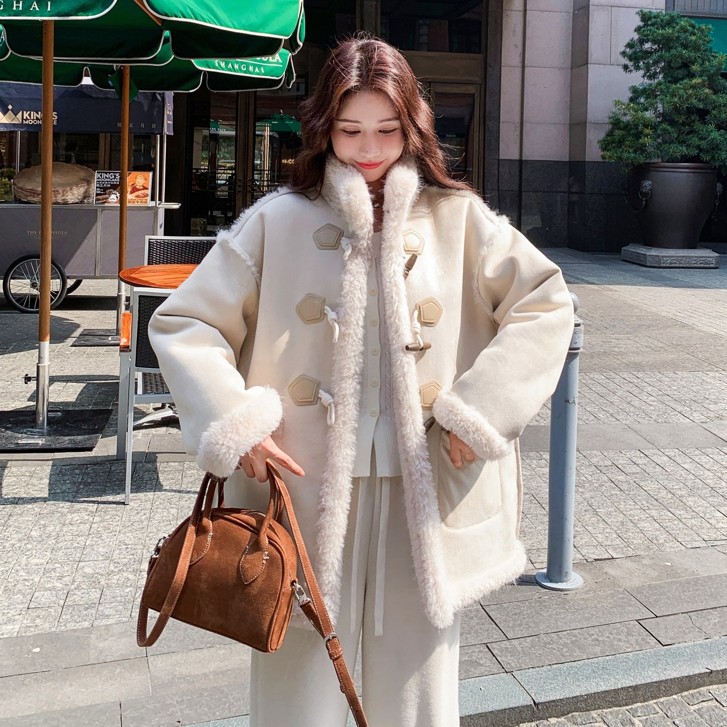 设计感两面穿皮毛一体羊羔毛外套女2025冬季新款加厚保暖棉衣棉服,女装短外套,2D036