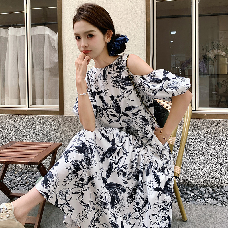 法式露肩泡泡袖连衣裙女2025夏季新款国风水墨画宽松显瘦甜美长裙图片