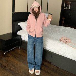 女新款时尚连帽粉色卫衣牛仔直筒裤两件套图片