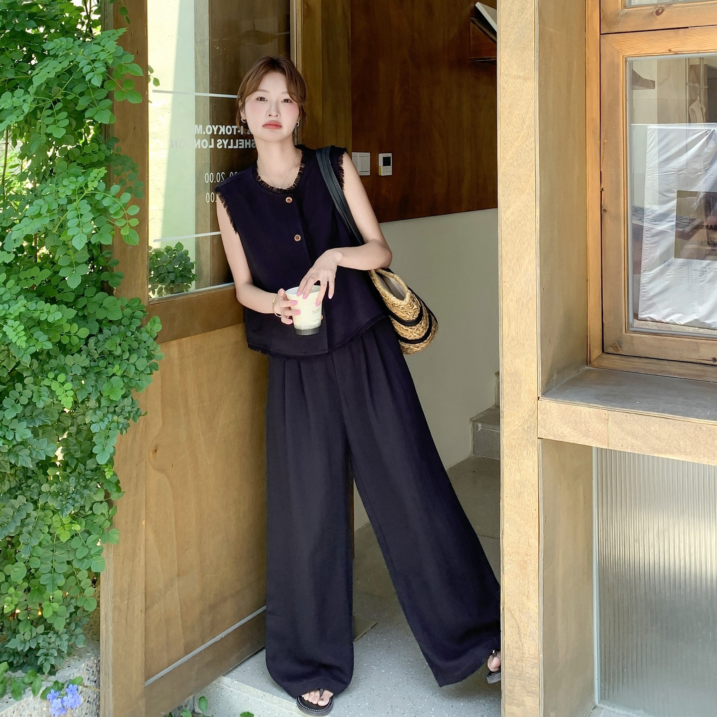 简约气质感套装女2025夏季新款减龄无袖毛边上衣直筒阔腿裤两件套,女装套装/套裙,2C159