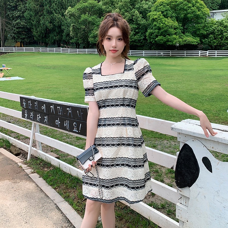 现货设计感条纹镂空收腰蕾丝方领连衣裙2317P115K178,女装连衣裙,2C029
