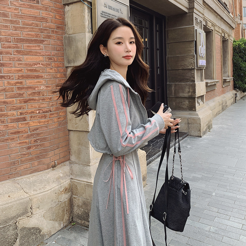 灰色卫衣吊带连衣裙两件套女春秋新款小众设计感拼色休闲时尚套装图片