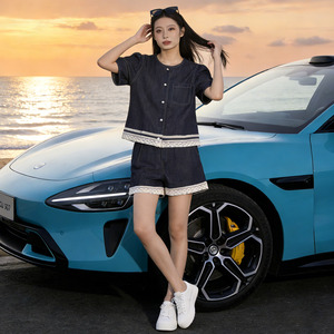 简约个性休闲时尚套装女夏季新款花边设计圆领短袖上衣短裤两件套图片