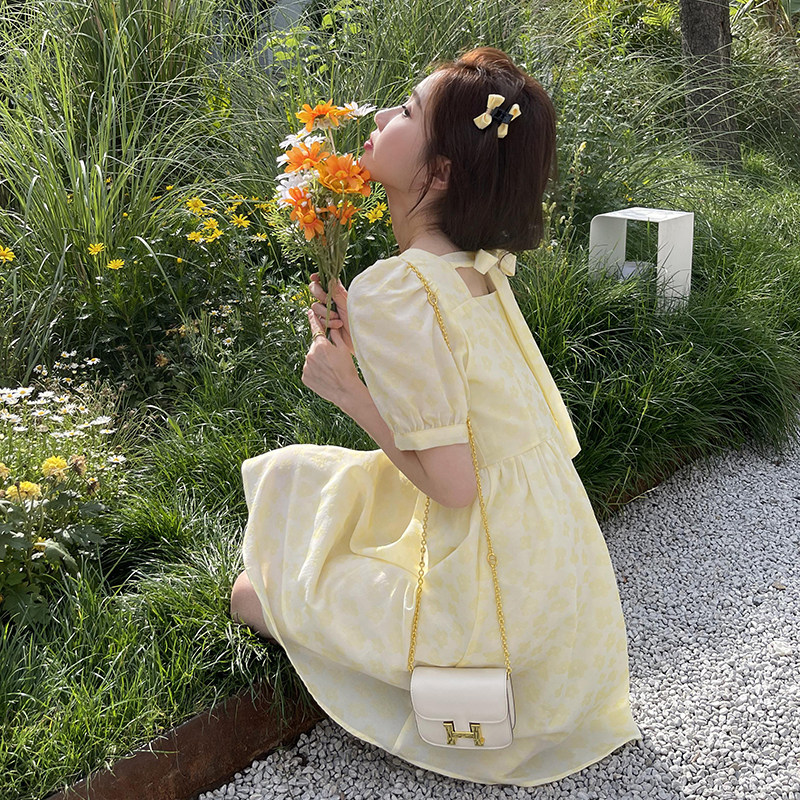 温柔风鹅黄色连衣裙女夏2022年新款小个子高级感法式茶歇超仙裙子,女装连衣裙,2C037