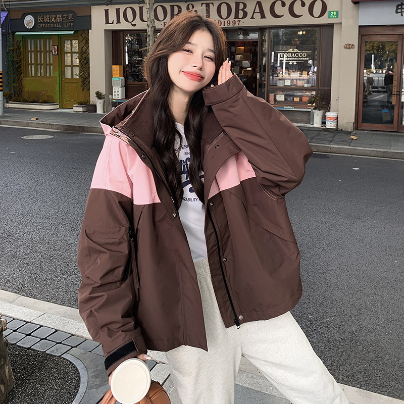 撞色连帽短款工装派克服女冬季2024新款小个子宽松加绒冲锋衣棉服,女装短外套,2C196