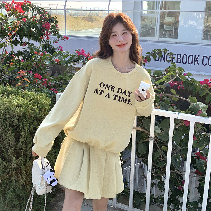 黄色休闲卫衣套装裙女2025春季新款学院风减龄小个子百褶裙两件套,女装套装/套裙,2C159