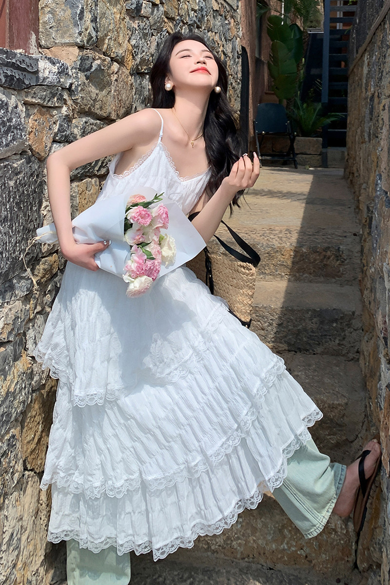小清新海边白色吊带连衣裙女2025夏季新款温柔风调节领蛋糕长裙子,女装连衣裙,2C177