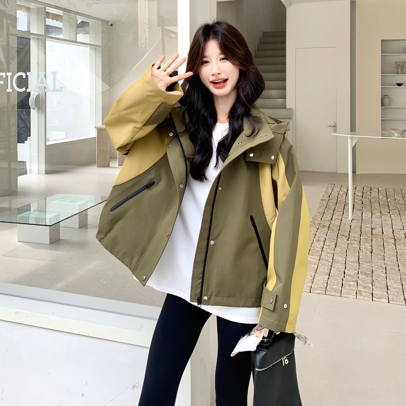 韩版时尚宽松休闲风百搭冲锋外套女秋季新款撞色拼接连帽夹克图片