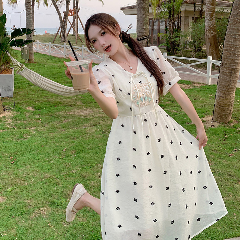 【现货】2025夏装新款时尚复古风刺绣新中式波点连衣裙,女装连衣裙,2D148