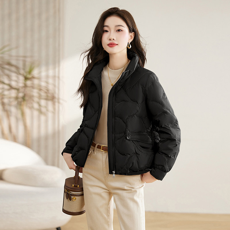 刺绣时尚洋气90%白鸭绒短款羽绒服,女装羽绒服,衣佳和