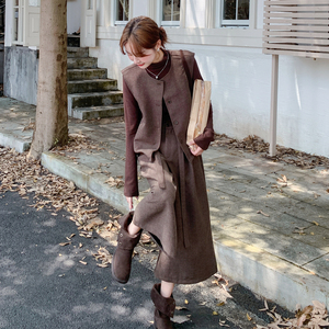 咖色复古美拉德气质马甲套装裙女2025秋季韩系打底衫九分裤三件套图片