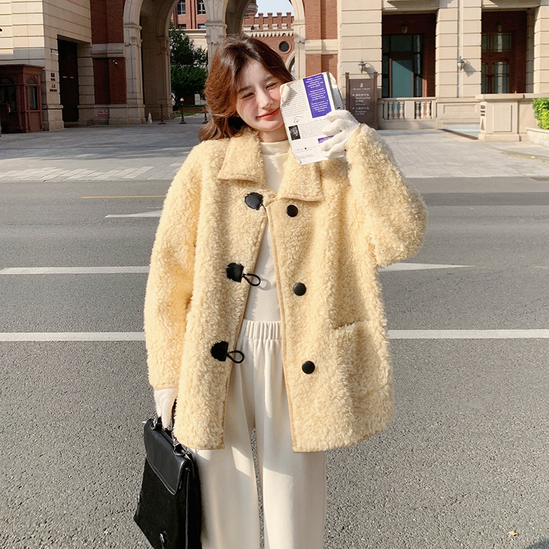 学院风甜美羊羔毛外套女2024冬季新款小个子加厚保暖皮毛一体棉服图片