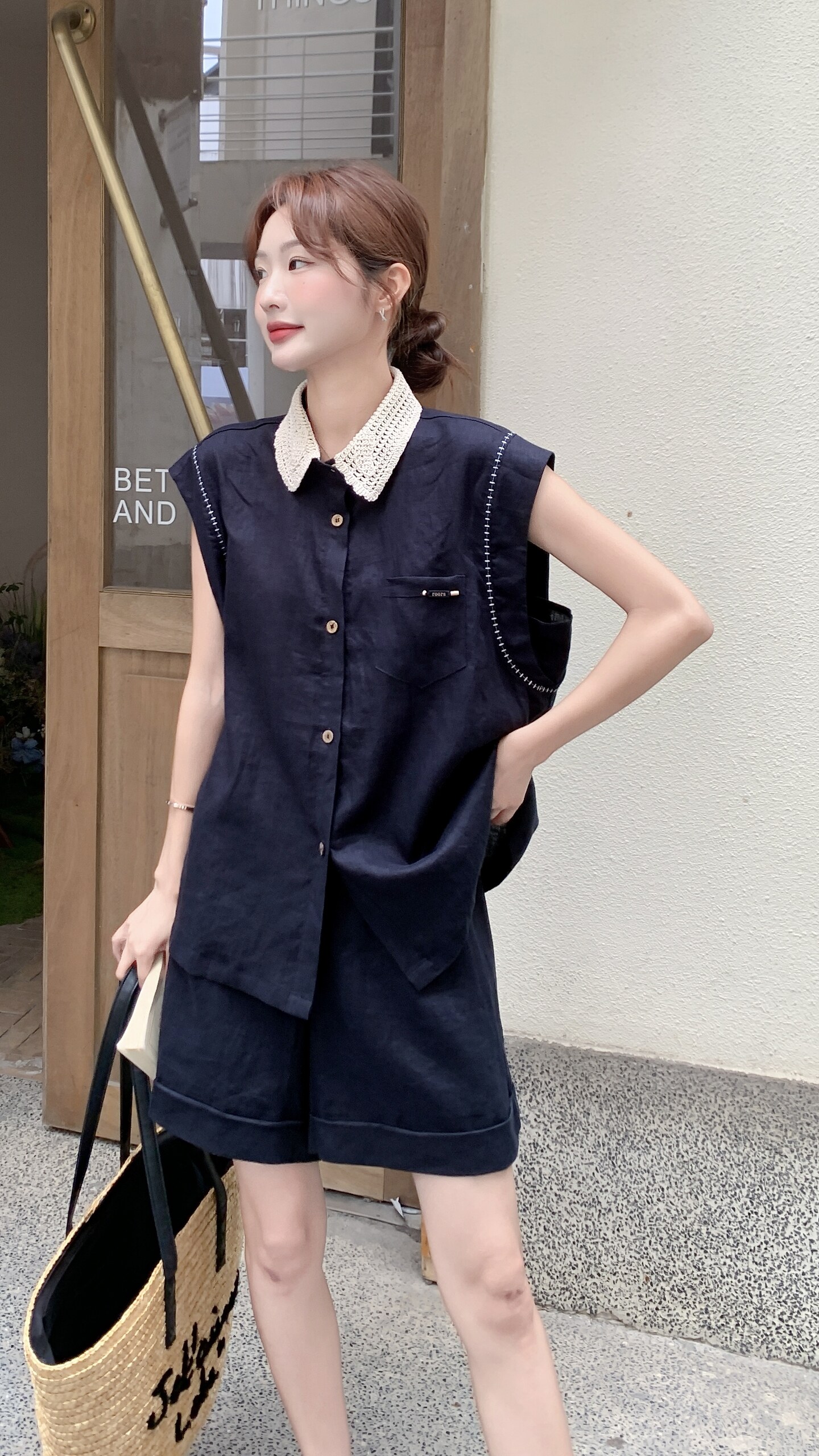 藏青色蕾丝翻领无袖衬衫上衣套装女2025夏新款休闲阔腿短裤两件套,女装套装/套裙,2C258