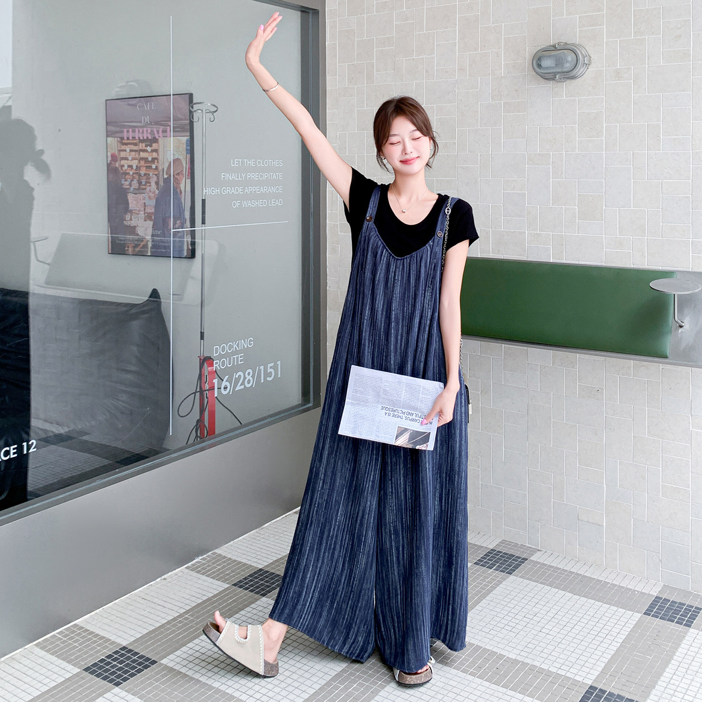 慵懒松弛套装夏季新款简约T恤扎染条纹宽松背带裤小个子两件套,女装休闲裤,2D009