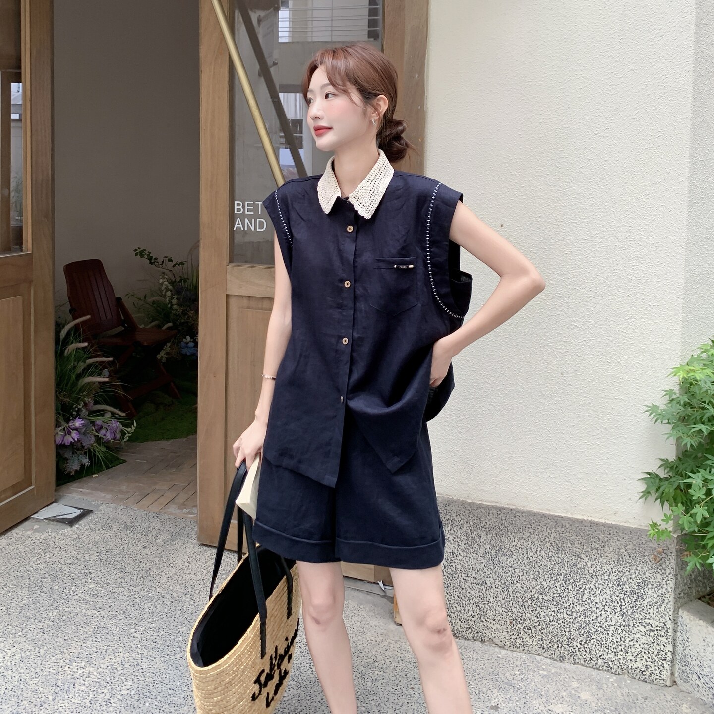 藏青色蕾丝翻领无袖衬衫上衣套装女2025夏新款休闲阔腿短裤两件套,女装套装/套裙,2C258