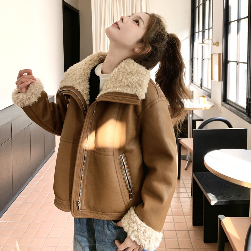 卡其色韩系羊羔毛短款外套女2025秋冬季新款保暖厚实皮毛一体上衣,女装短外套,2C217