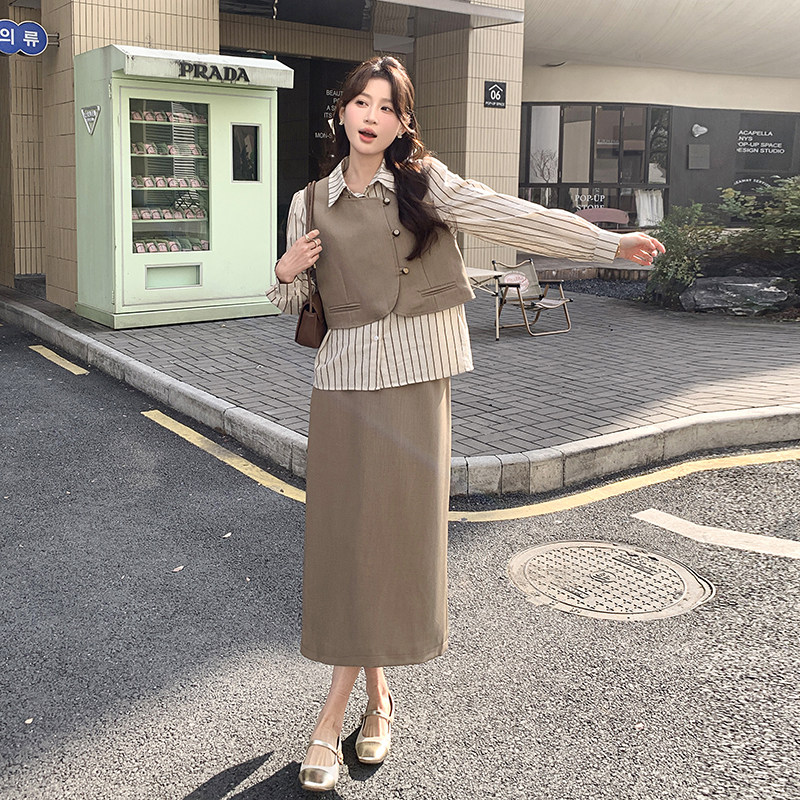 条纹衬衫小香风马甲套装女2025春秋新款韩系显瘦气质半身裙三件套图片