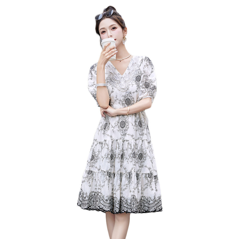 2025新款夏装V领灯笼袖显瘦减龄串珠连衣裙,女装连衣裙,丽莎妳雅