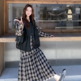 韩系休闲复古皮衣马甲两件套连衣裙女秋一整套穿搭显瘦格子长裙，女装套装/套裙，2C093