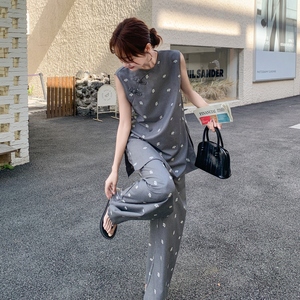 灰色新中式印花套装女夏季新款设计感显瘦盘扣背心阔腿裤两件套图片