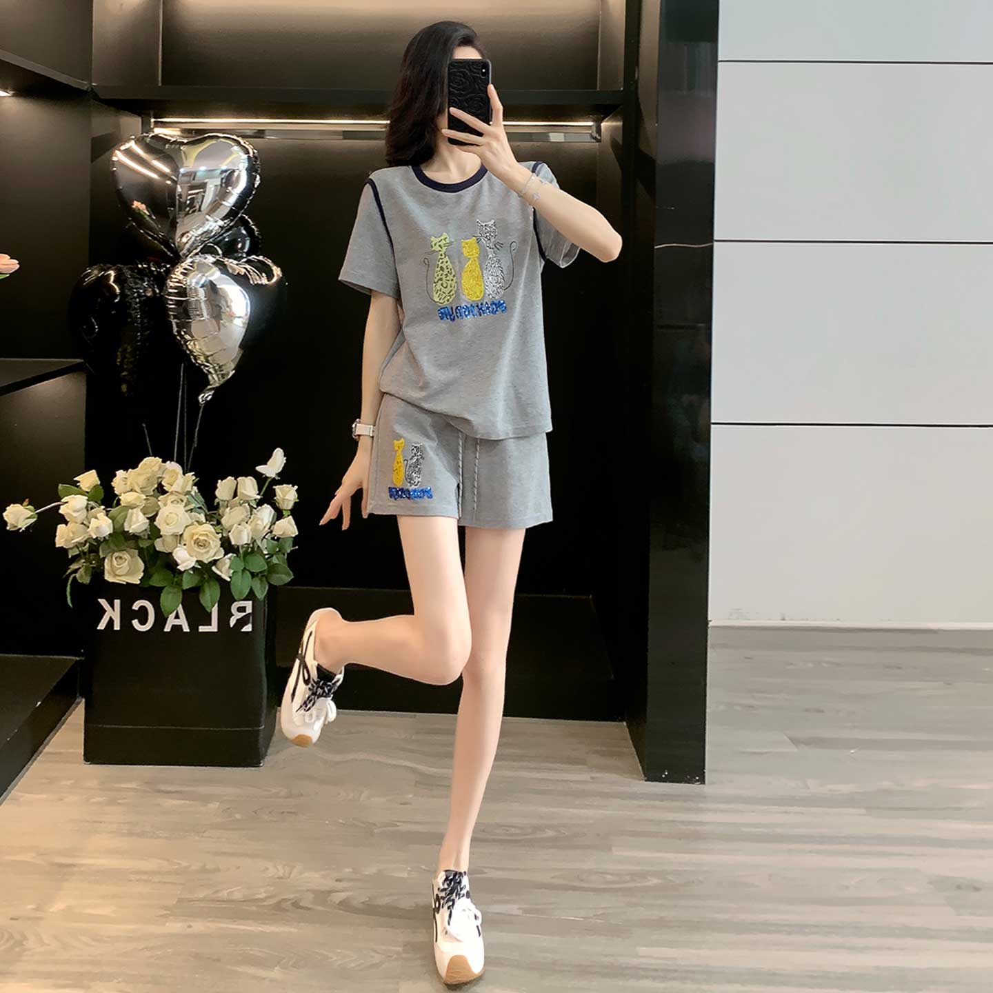少女风穿搭时尚套装女夏宽松显瘦圆领刺绣印花上衣阔腿短裤两件套,女装套装/套裙,2C310