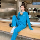 蓝绿色