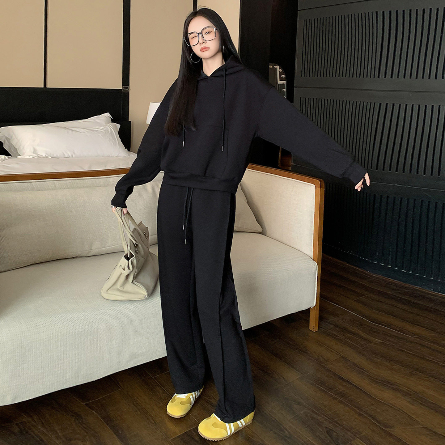 秋季新款时尚休闲减龄套装女纯色连帽卫衣阔腿长裤两件套修身显瘦,女装套装/套裙,2C310