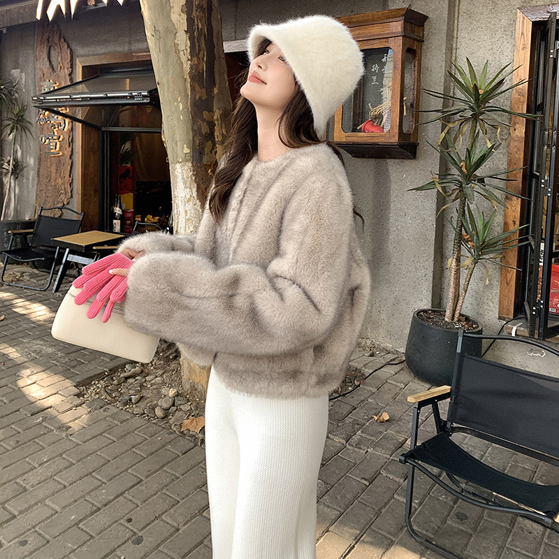 现货~~！！！皮毛一体仿皮草大衣搭配今年流行裤子P195裤子p95,女装短外套,2C262