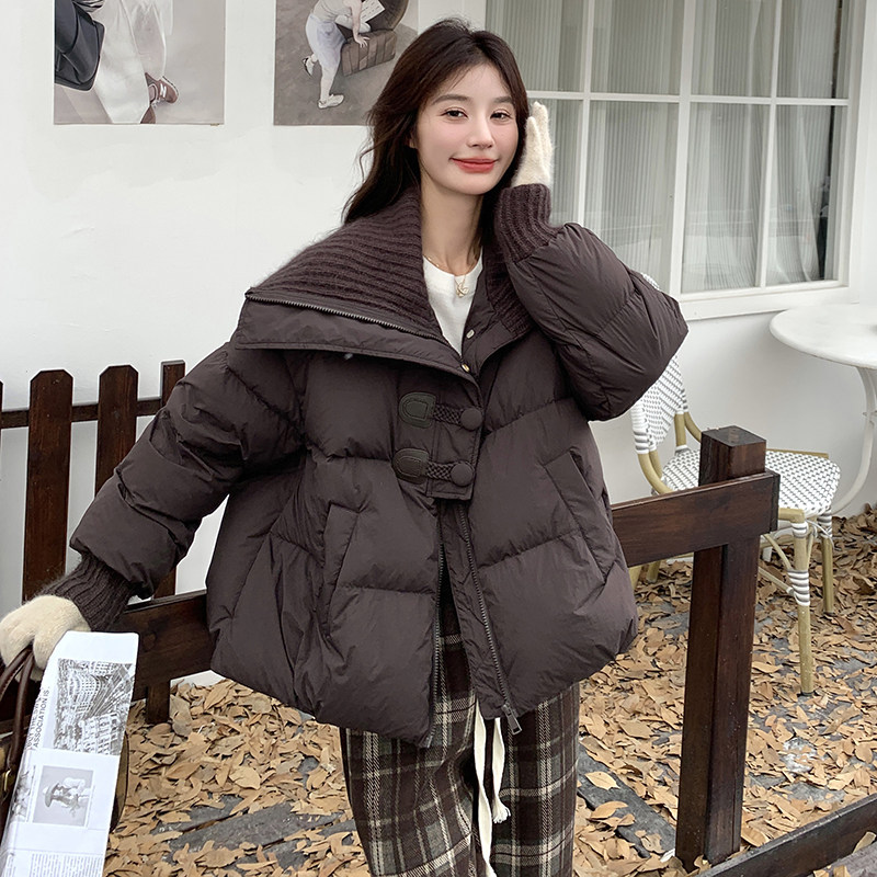 咖色氛围感针织领白鸭绒羽绒服女冬新款小个子加厚加绒短款外套,女装羽绒服,2C203