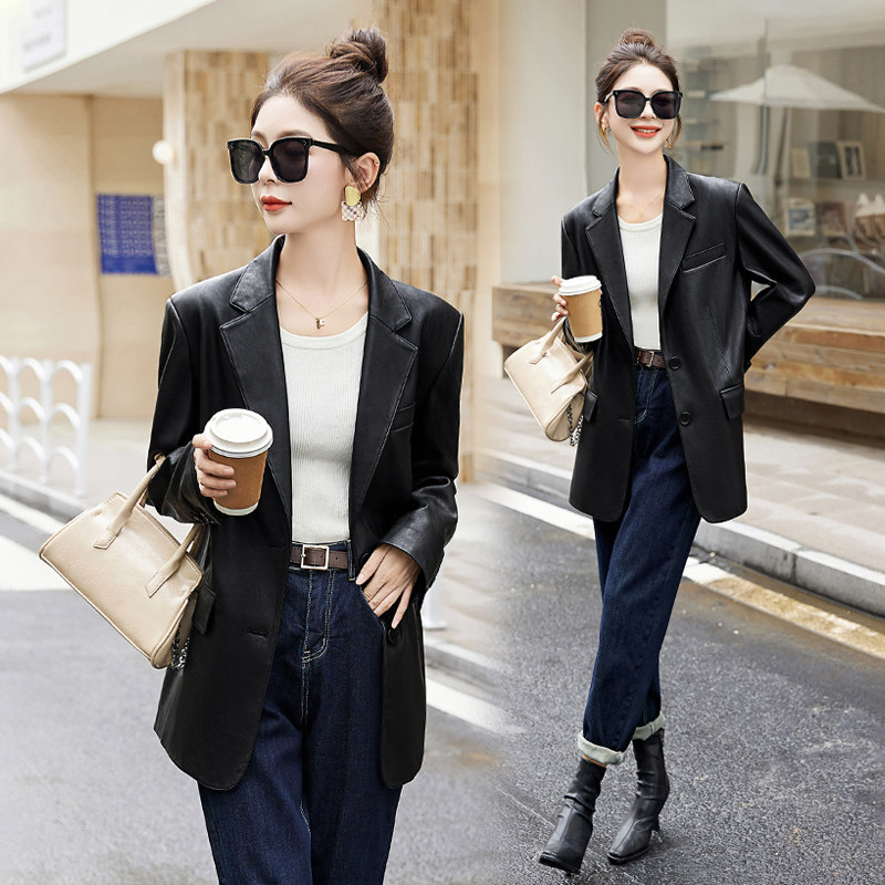 2025秋季新款大码黑色西装皮衣外套女炸街宽松休闲PU皮西服潮，女装皮衣，自然秀图片