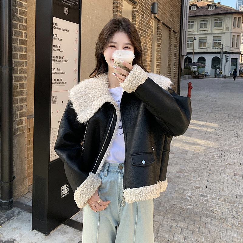 韩系chic黑色短款皮毛一体外套女秋冬超火好看加绒加厚羊羔毛夹克图片