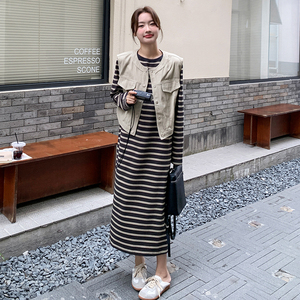慵懒风休闲长袖条纹连衣裙马甲套装女2025年春季新款高级感两件套图片